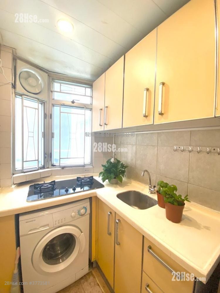 Season Mansion Sell 2 Bedrooms , 1 Bathroom 271 ft²