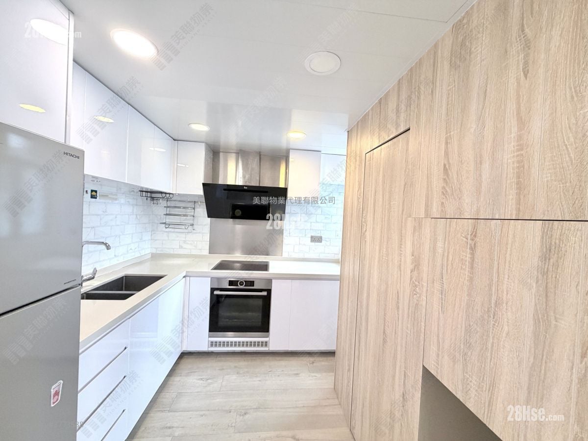 The Regalia Sell 3 Bedrooms , 3 Bathrooms 859 ft²