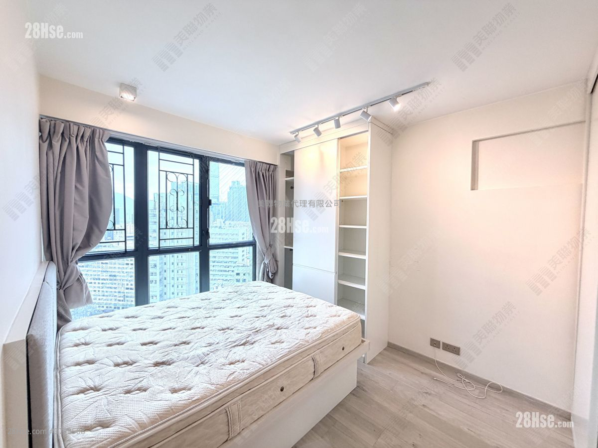 The Regalia Sell 3 Bedrooms , 3 Bathrooms 859 ft²