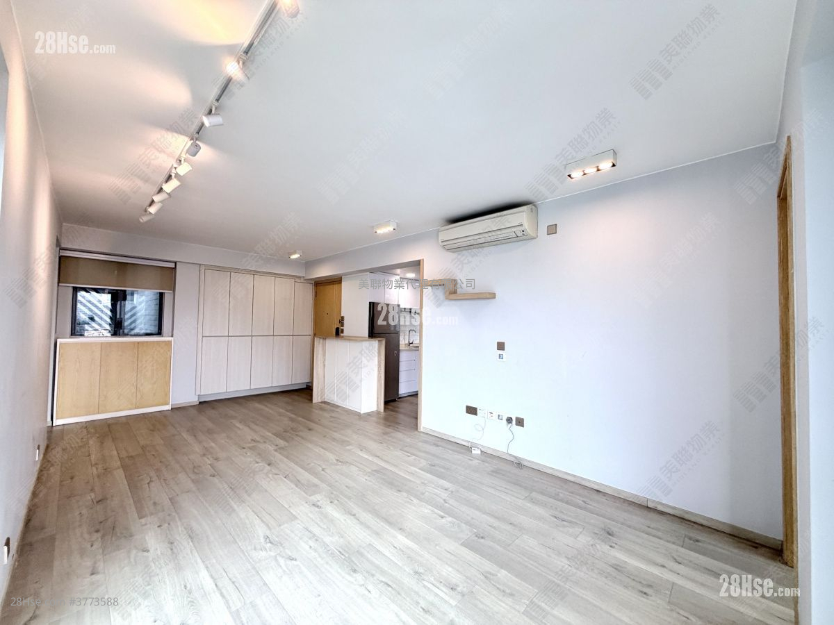 The Regalia Sell 3 Bedrooms , 3 Bathrooms 859 ft²