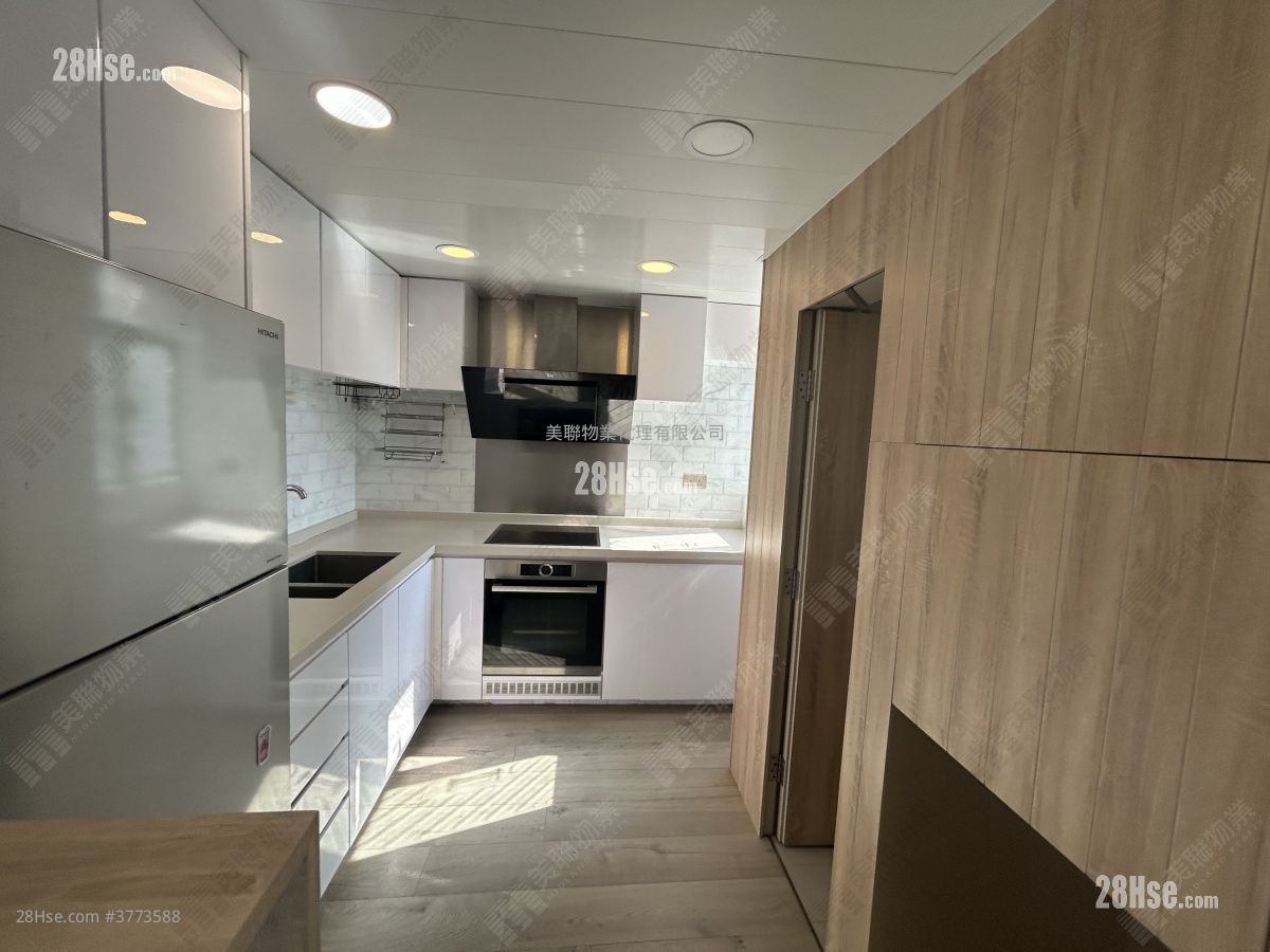 The Regalia Sell 3 Bedrooms , 3 Bathrooms 859 ft²