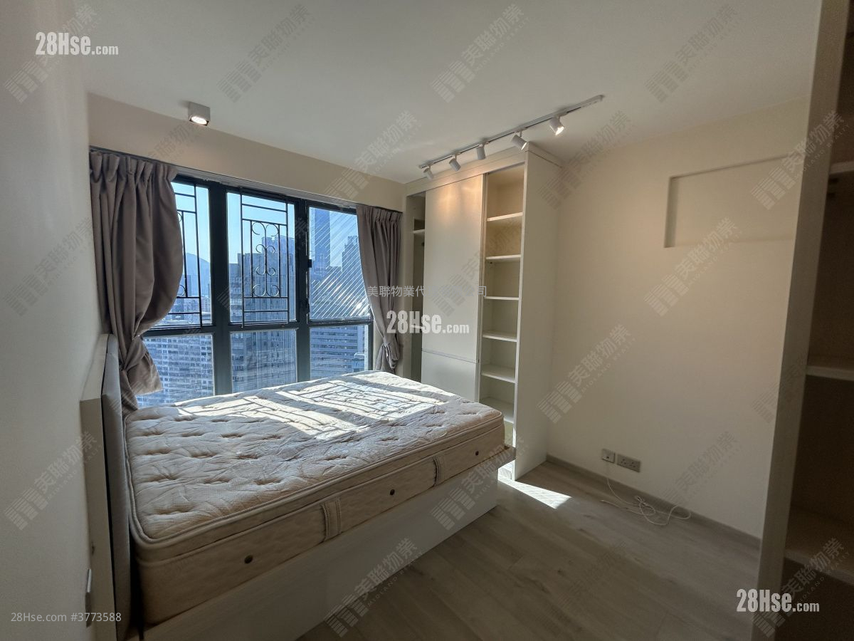 The Regalia Sell 3 Bedrooms , 3 Bathrooms 859 ft²