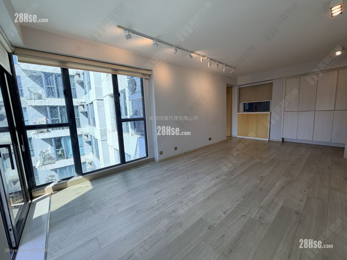 The Regalia Sell 3 Bedrooms , 3 Bathrooms 859 ft²