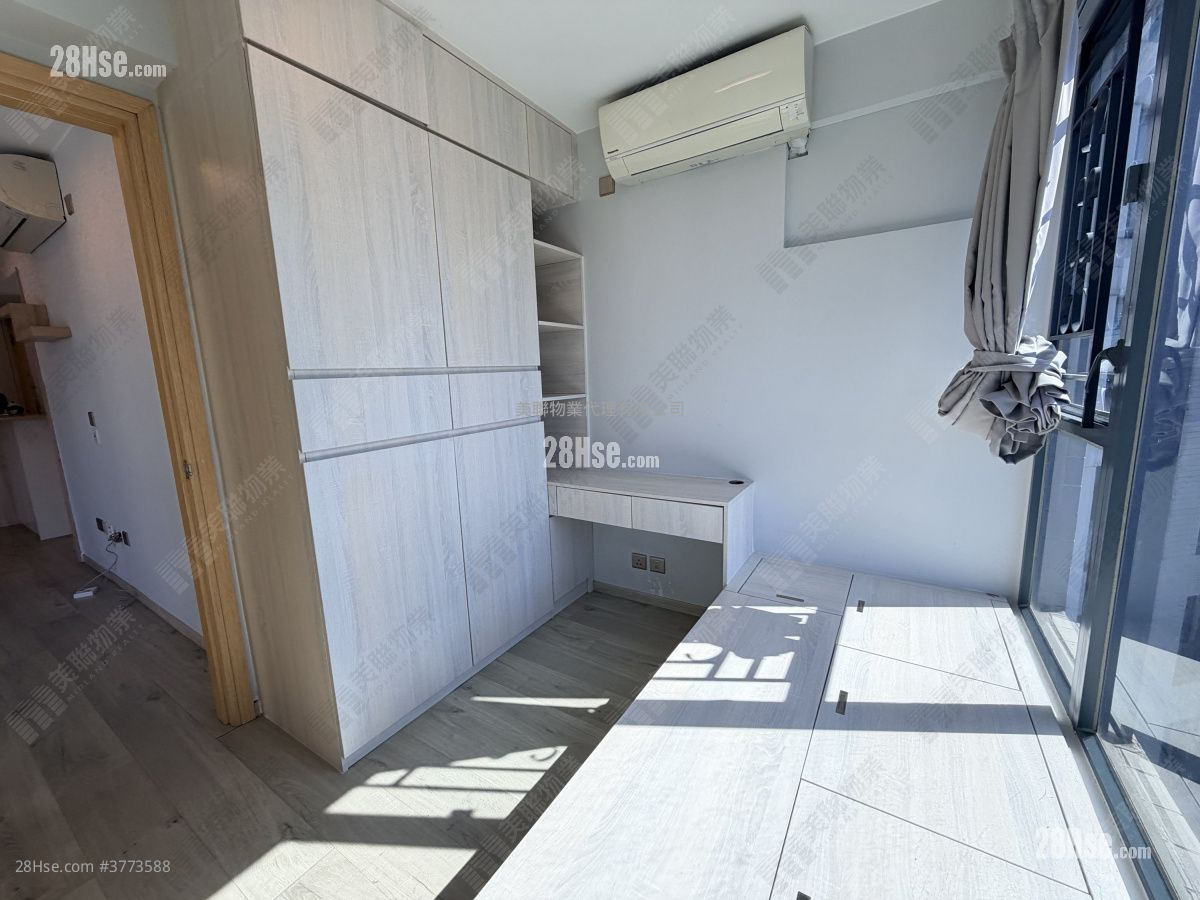 The Regalia Sell 3 Bedrooms , 3 Bathrooms 859 ft²