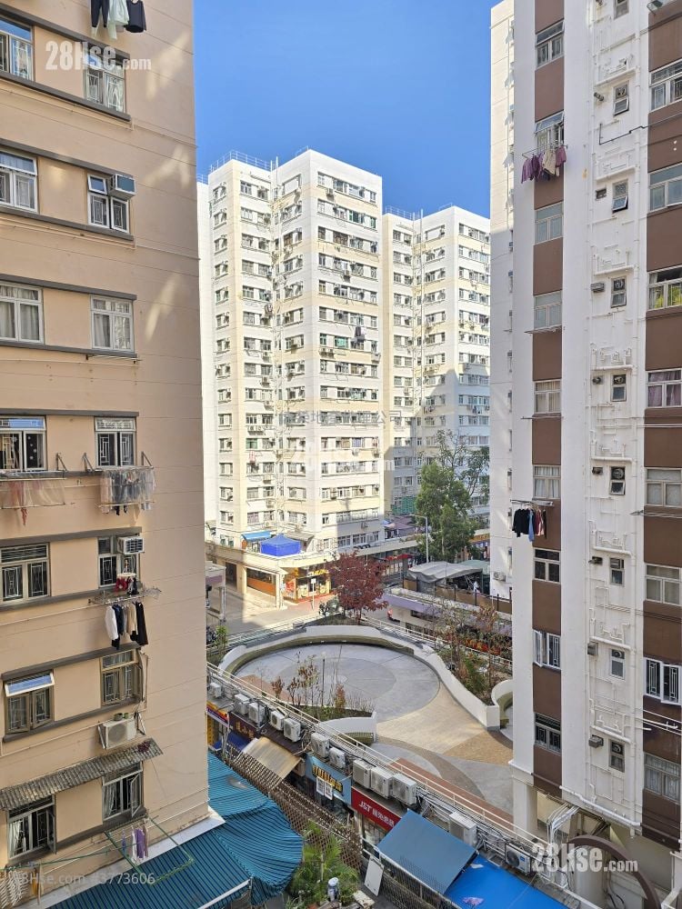 Whampoa Estate Sell 2 Bedrooms , 1 Bathroom 380 ft²