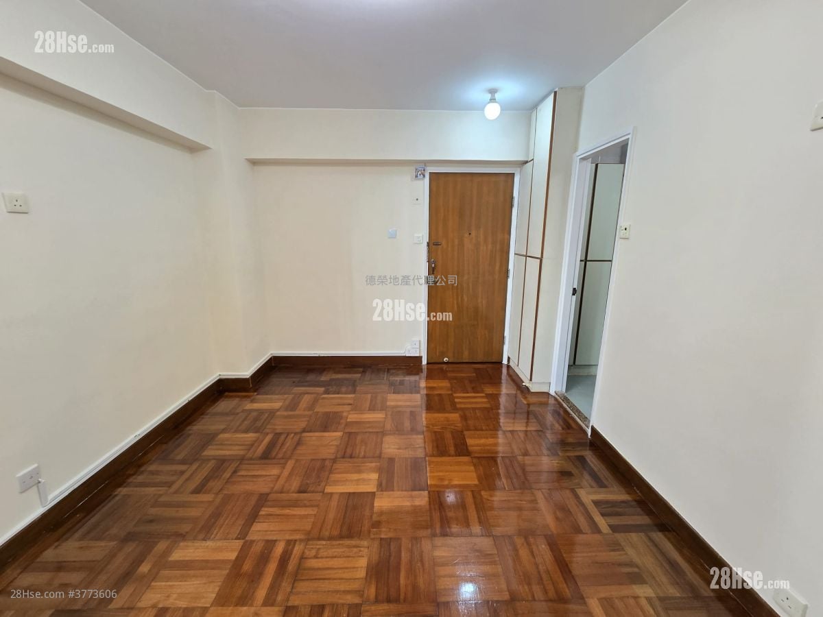 Whampoa Estate Sell 2 Bedrooms , 1 Bathroom 380 ft²