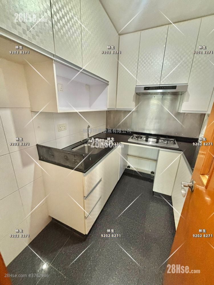 8 Waterloo Road Sell 3 Bedrooms , 1 Bathroom 581 ft²