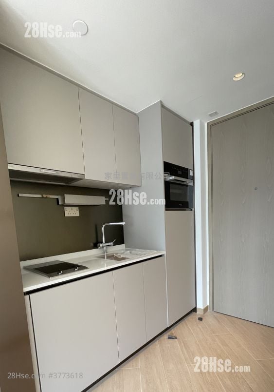 Uptown East Rental Studio , 1 Bathroom 273 ft²