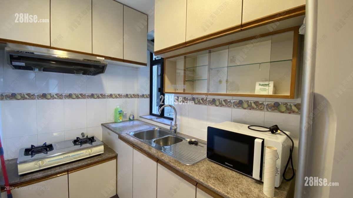 Kornhill Sell 3 Bedrooms 710 ft²