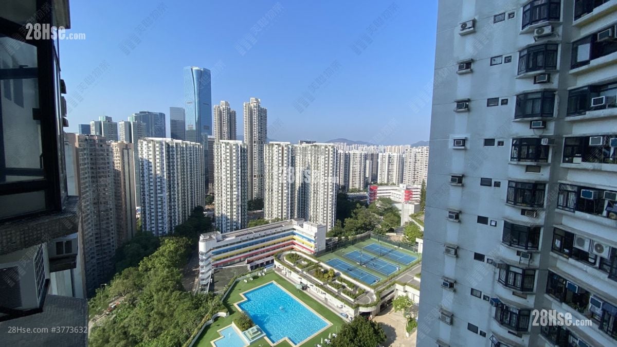 Kornhill Sell 3 Bedrooms 710 ft²