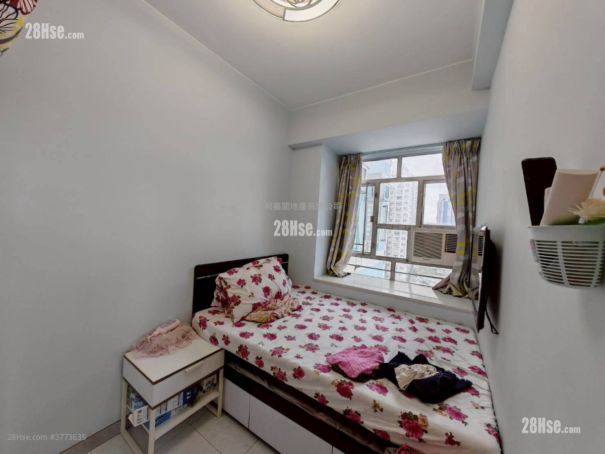 Wun Fat Building Sell 2 Bedrooms , 1 Bathroom 269 ft²