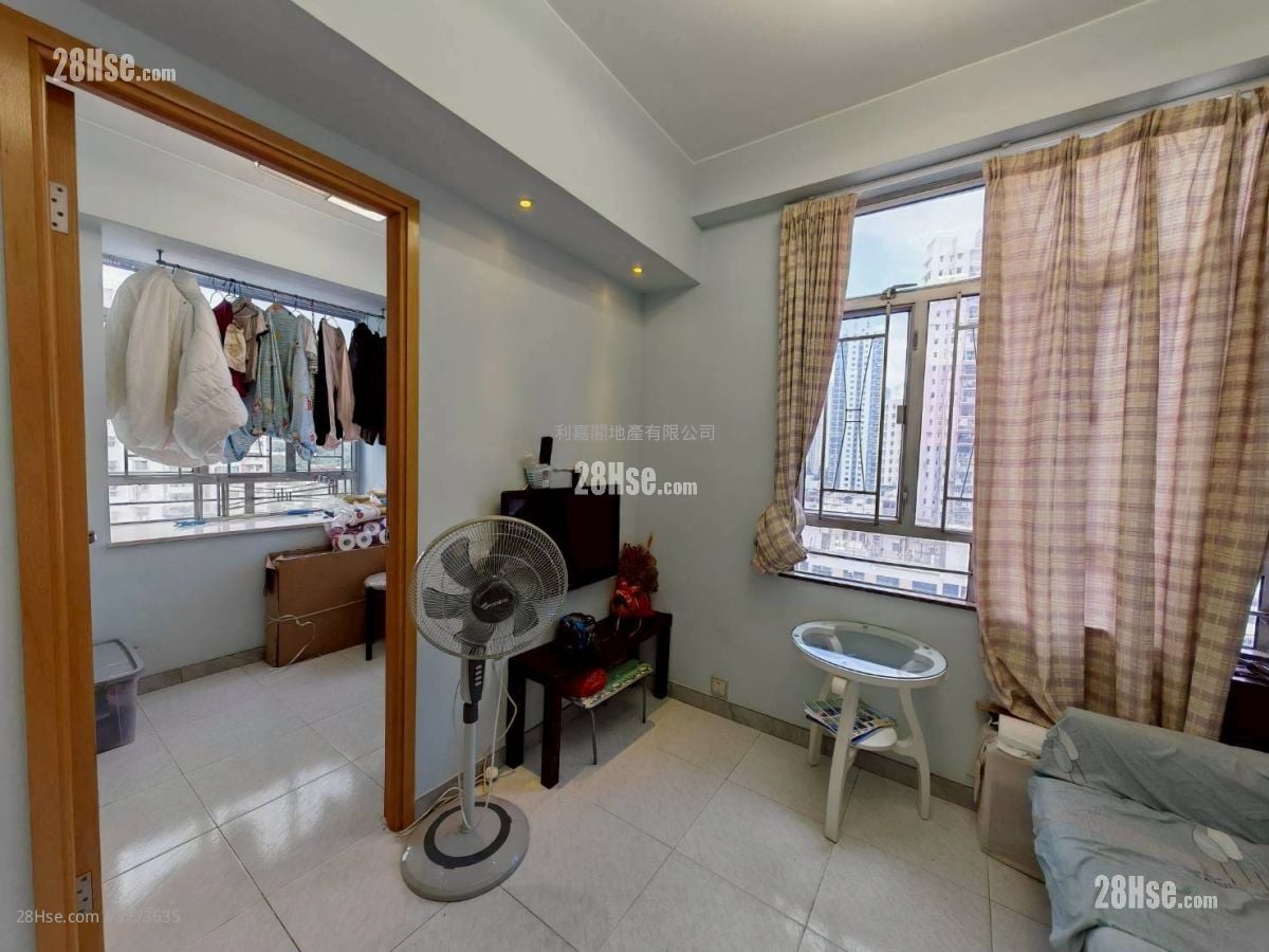 Wun Fat Building Sell 2 Bedrooms , 1 Bathroom 269 ft²