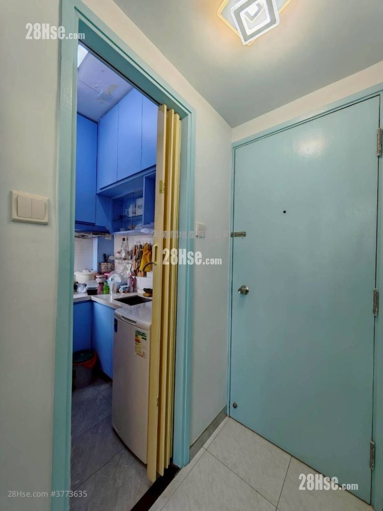 Wun Fat Building Sell 2 Bedrooms , 1 Bathroom 269 ft²