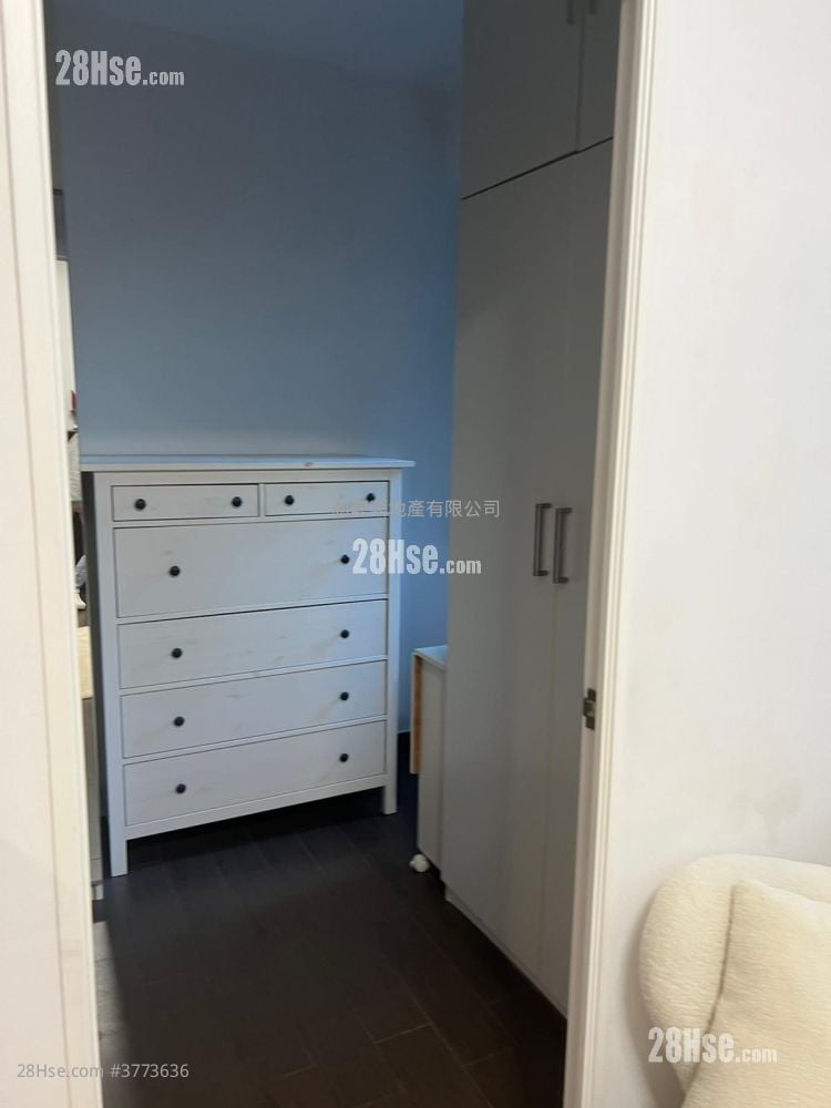 Woodland Court Sell 1 Bedroom , 1 Bathroom 364 ft²