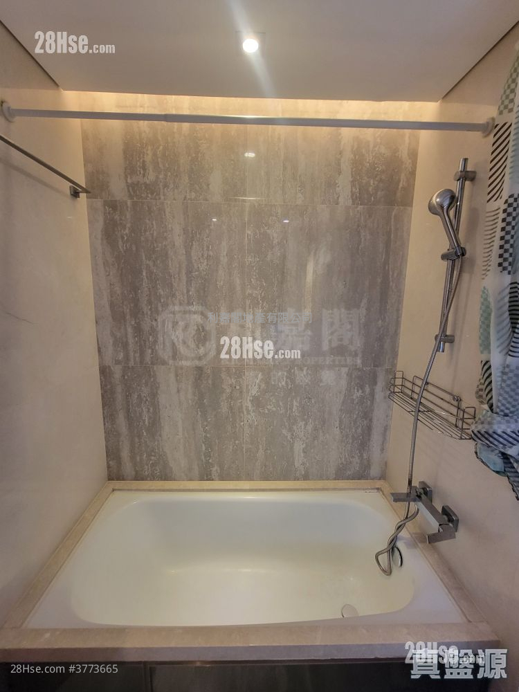 One Kai Tak(Ii) Sell 3 Bedrooms 799 ft²