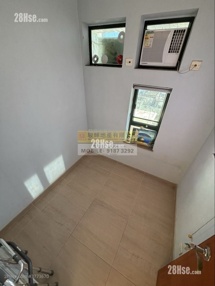 Yau On Court Sell 2 Bedrooms , 1 Bathroom 318 ft²