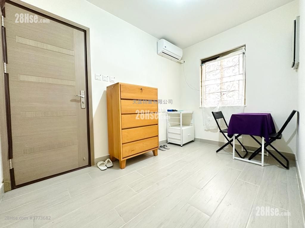 Village Sell 2 Bedrooms , 1 Bathroom 363 ft²