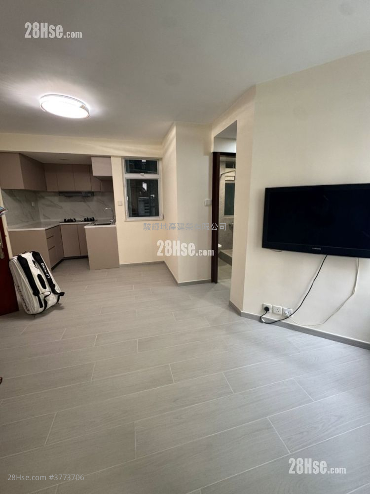 Luna Court Sell 2 Bedrooms , 1 Bathroom