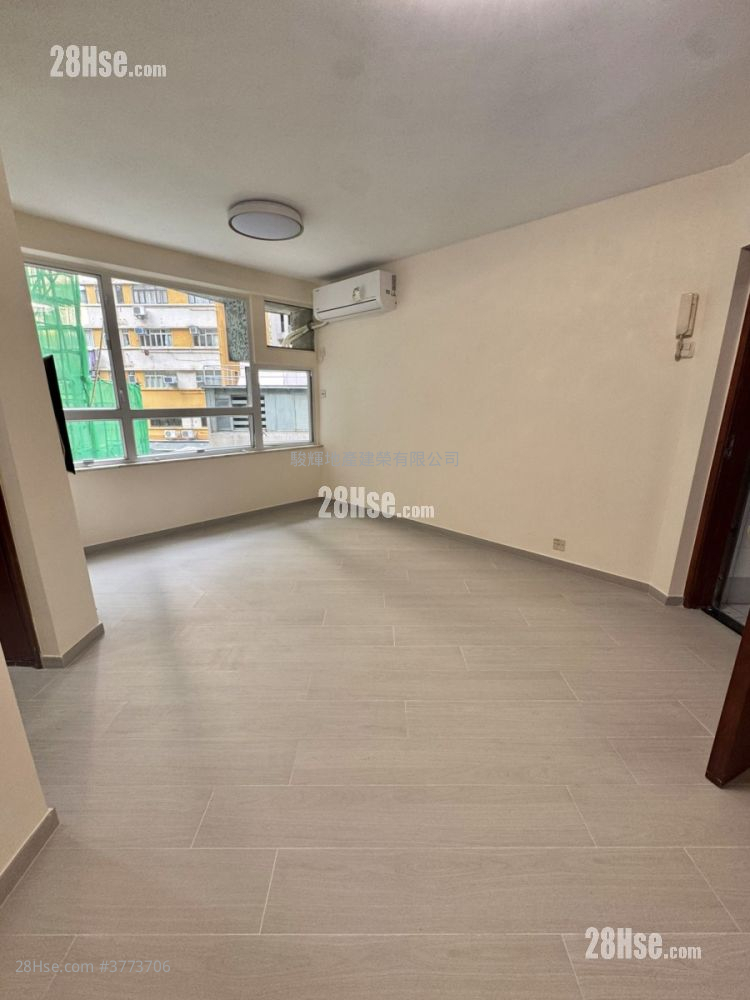 Luna Court Sell 2 Bedrooms , 1 Bathroom