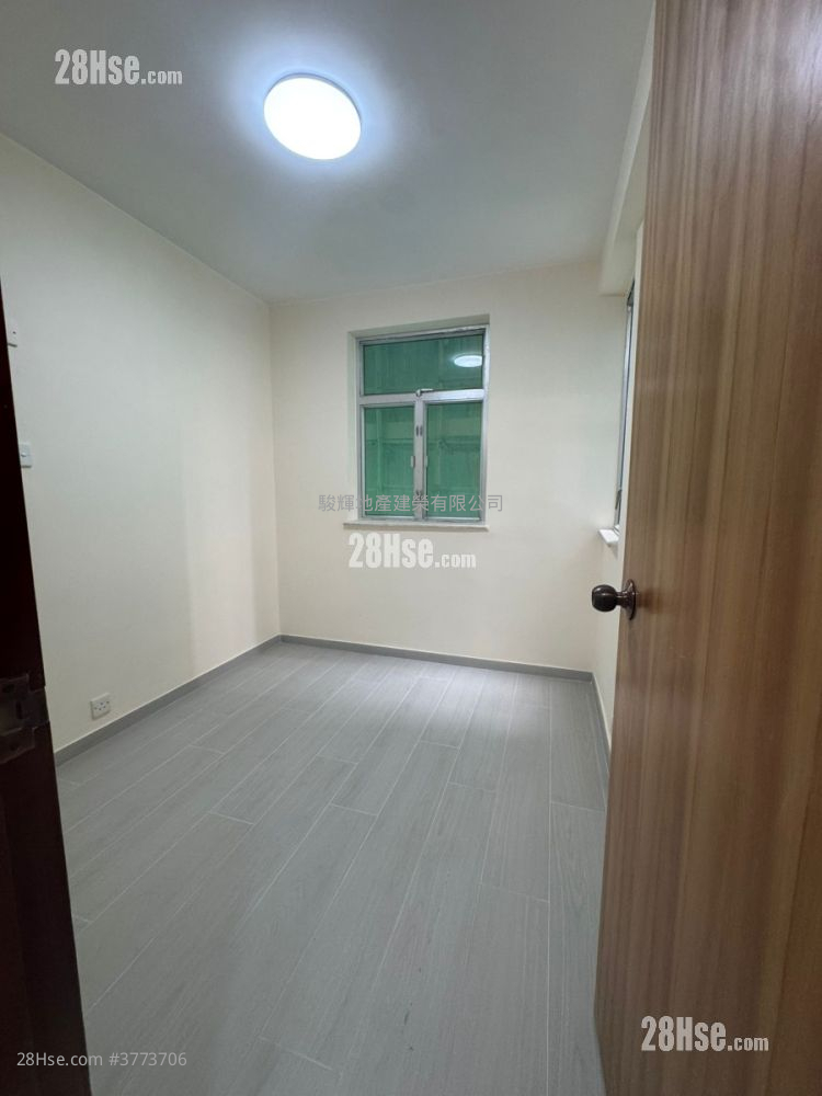 Luna Court Sell 2 Bedrooms , 1 Bathroom