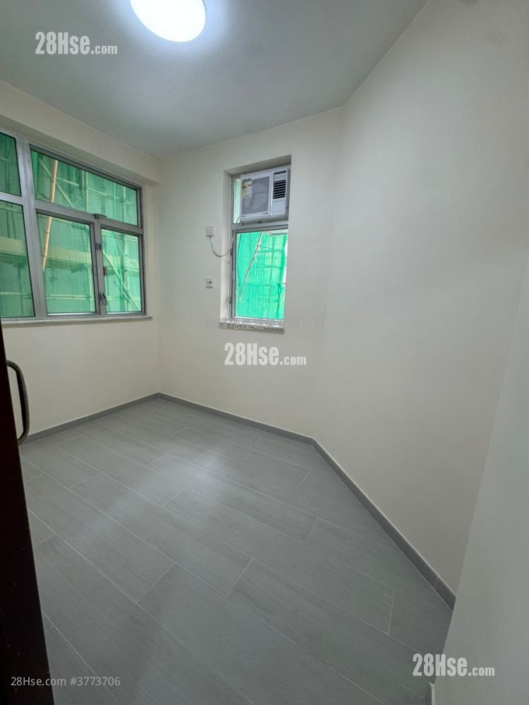 Luna Court Sell 2 Bedrooms , 1 Bathroom