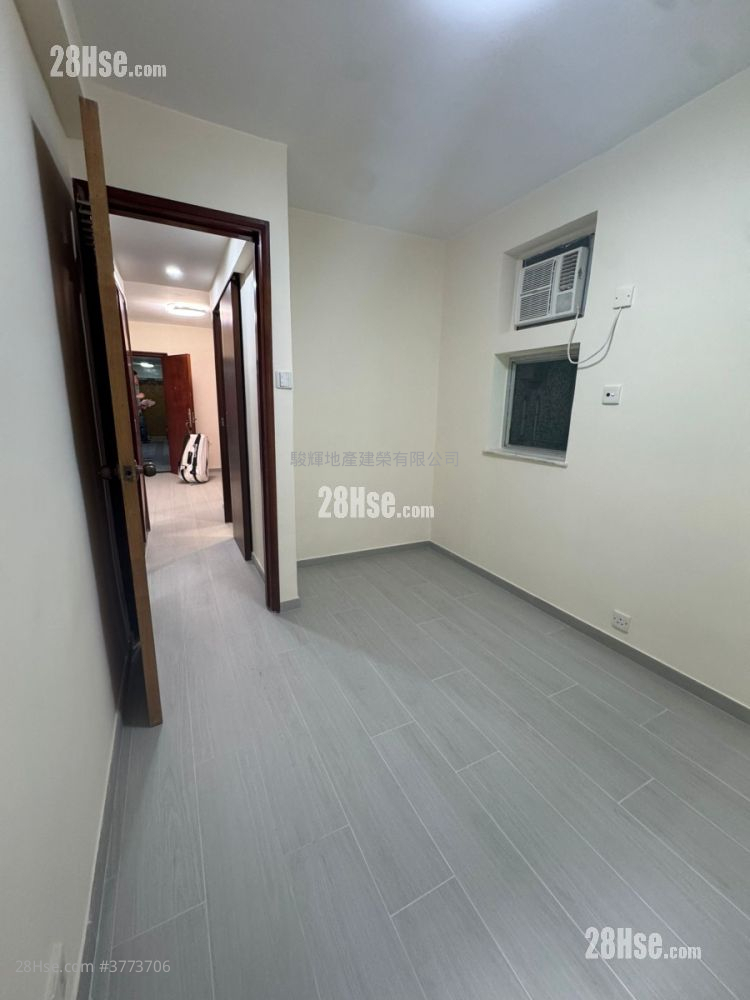 Luna Court Sell 2 Bedrooms , 1 Bathroom