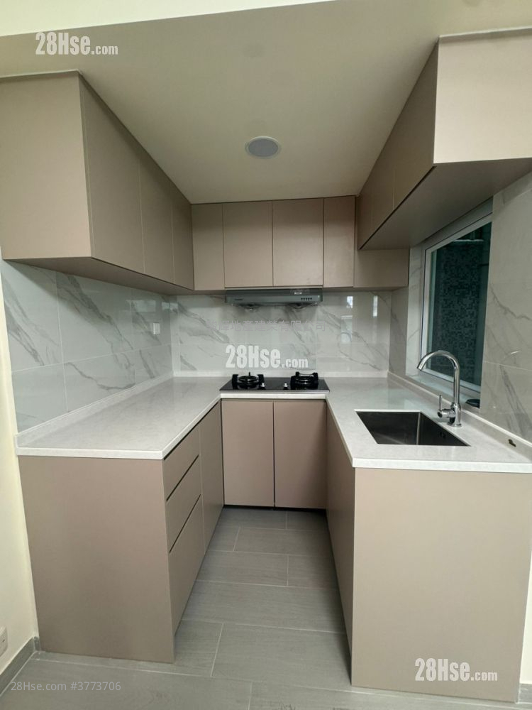 Luna Court Sell 2 Bedrooms , 1 Bathroom