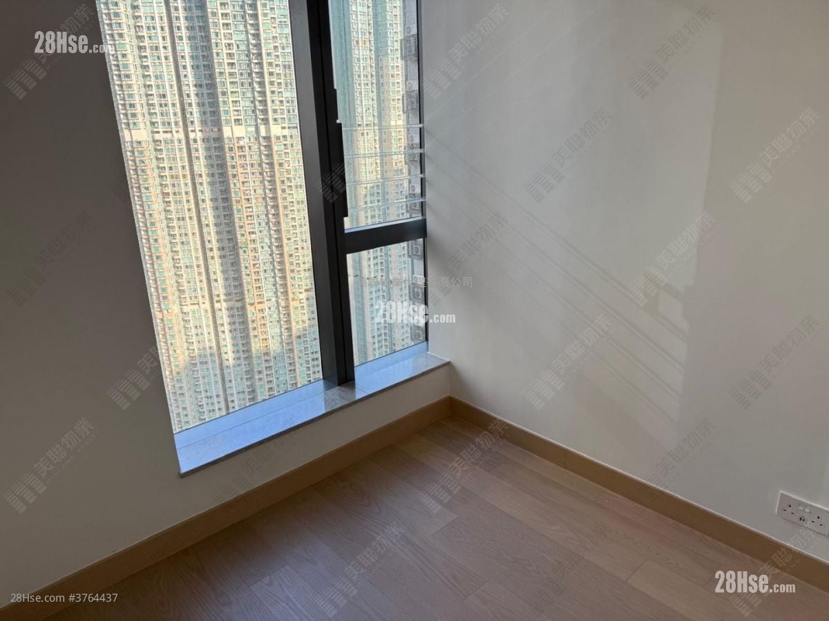 Seasons Place Sell 1 Bedroom , 1 Bathroom 323 ft²