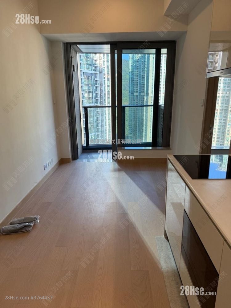 Seasons Place Sell 1 Bedroom , 1 Bathroom 323 ft²