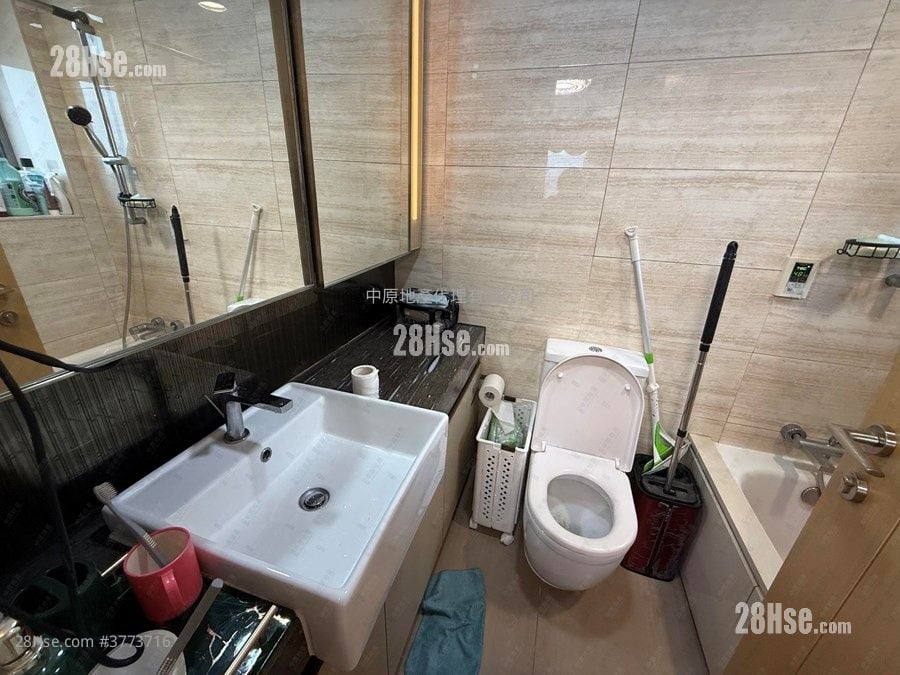 Parc City Sell 3 Bedrooms , 1 Bathroom 838 ft²