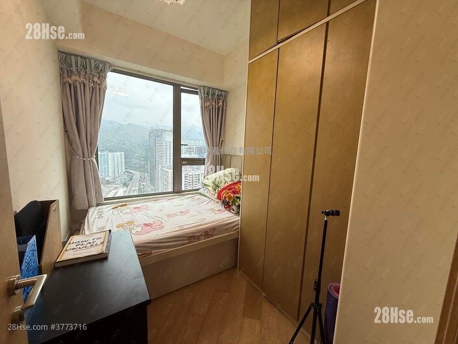 Parc City Sell 3 Bedrooms , 1 Bathroom 838 ft²