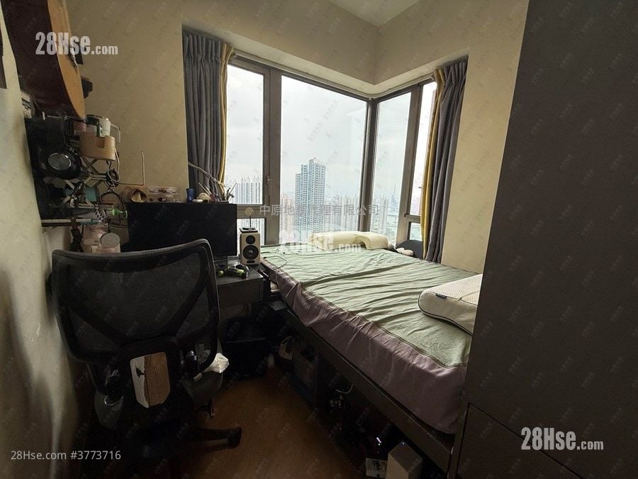 Parc City Sell 3 Bedrooms , 1 Bathroom 838 ft²