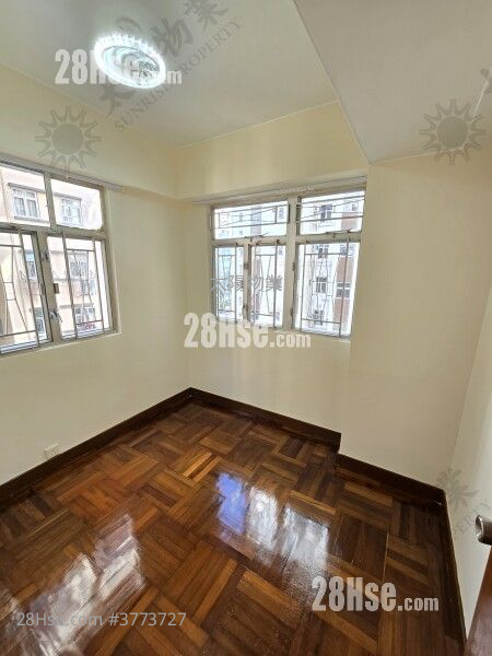 Whampoa Estate Sell 2 Bedrooms 380 ft²