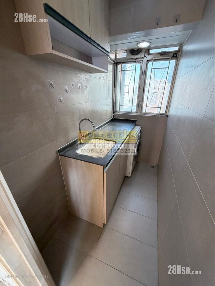 Mainway Court Sell 2 Bedrooms , 1 Bathroom 382 ft²