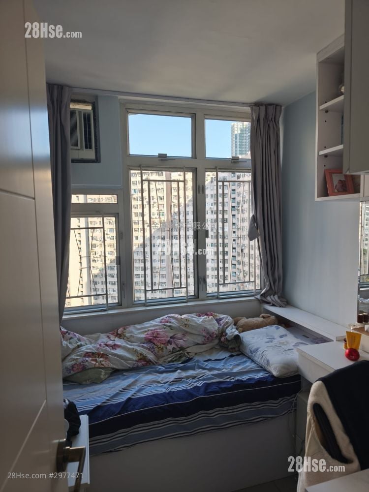 Fung Chuen Court Sell 2 Bedrooms , 1 Bathroom 385 ft²