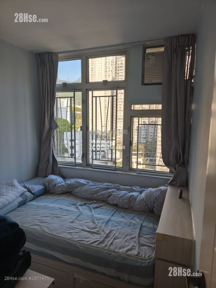 Fung Chuen Court Sell 2 Bedrooms , 1 Bathroom 385 ft²