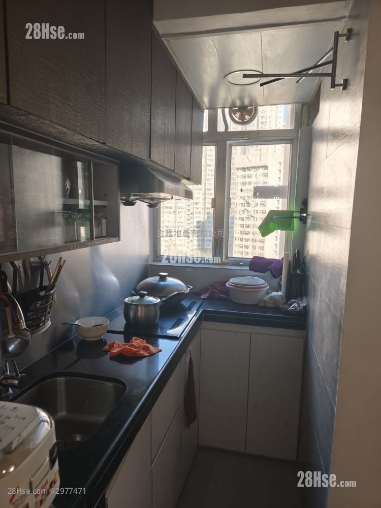 Fung Chuen Court Sell 2 Bedrooms , 1 Bathroom 385 ft²