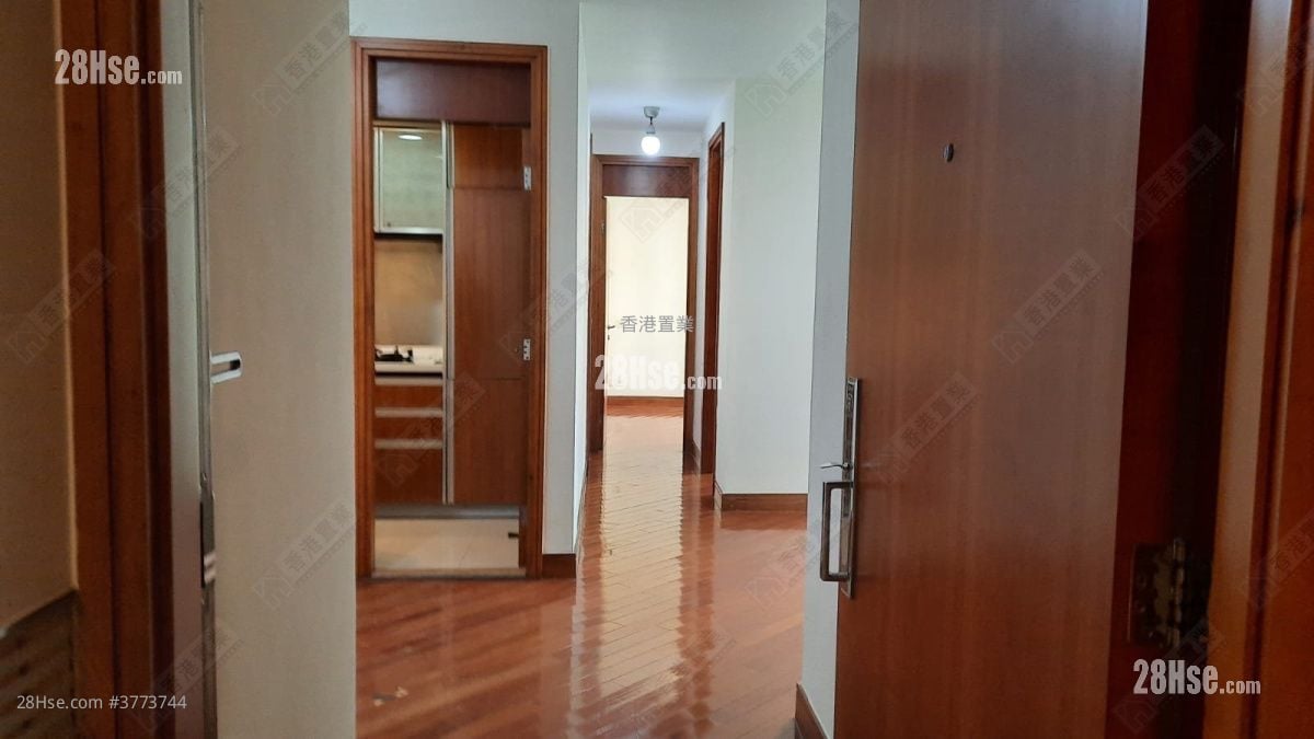 Aquamarine Sell 2 Bedrooms , 1 Bathroom 502 ft²