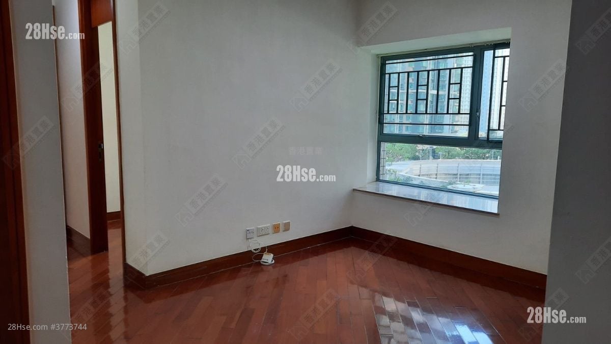 Aquamarine Sell 2 Bedrooms , 1 Bathroom 502 ft²