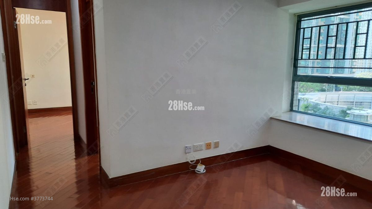 Aquamarine Sell 2 Bedrooms , 1 Bathroom 502 ft²