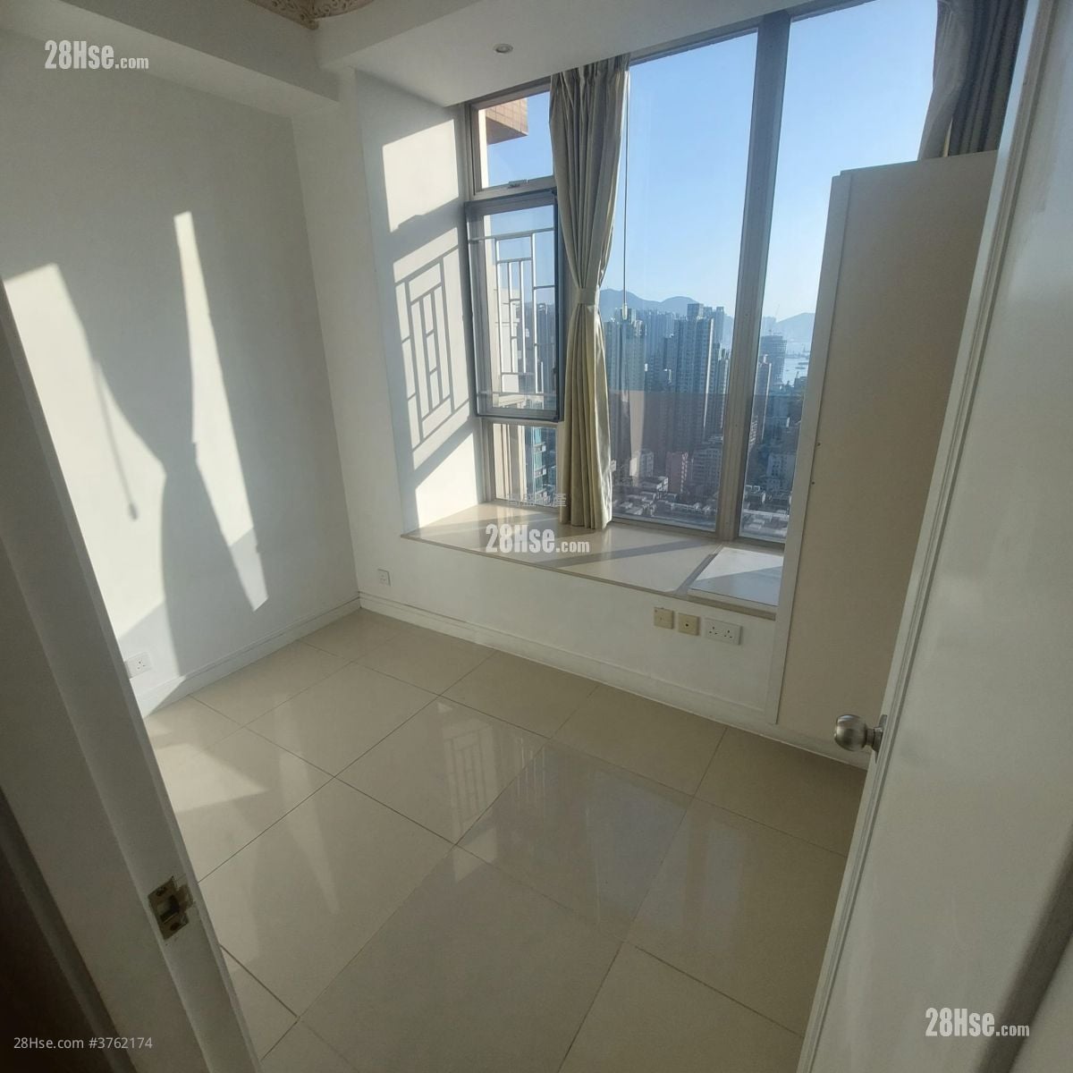 海峯 售盘 3 房 , 2 浴室 716 平方尺