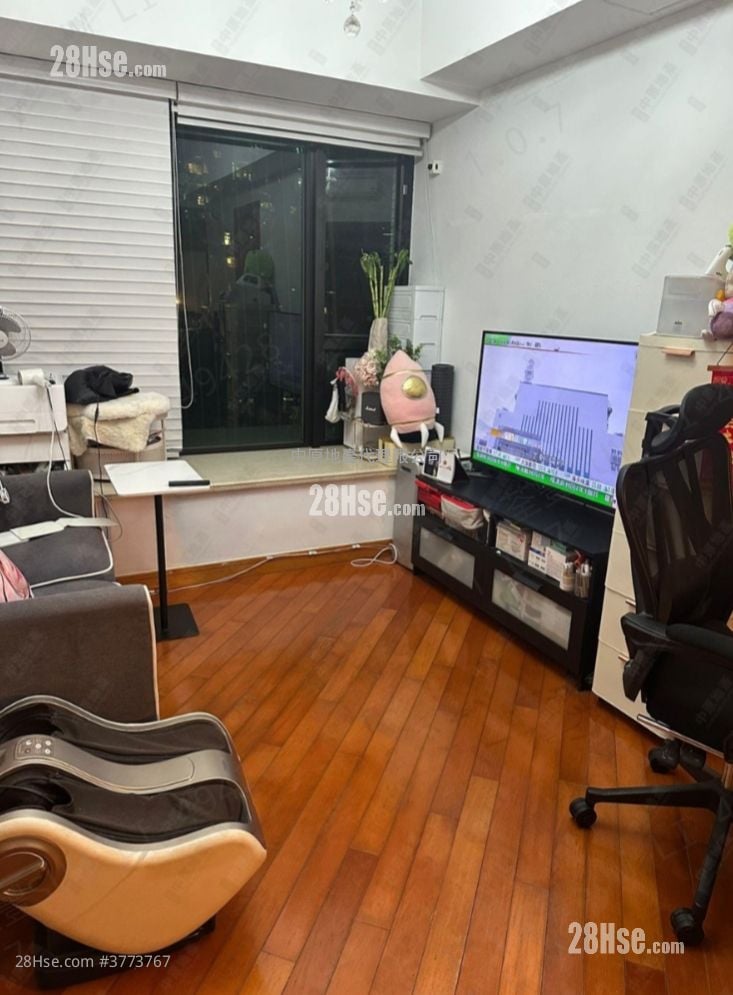 Chelsea Court Sell 2 Bedrooms , 1 Bathroom 464 ft²