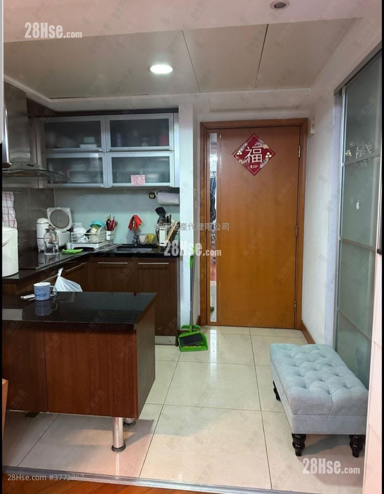 Chelsea Court Sell 2 Bedrooms , 1 Bathroom 464 ft²