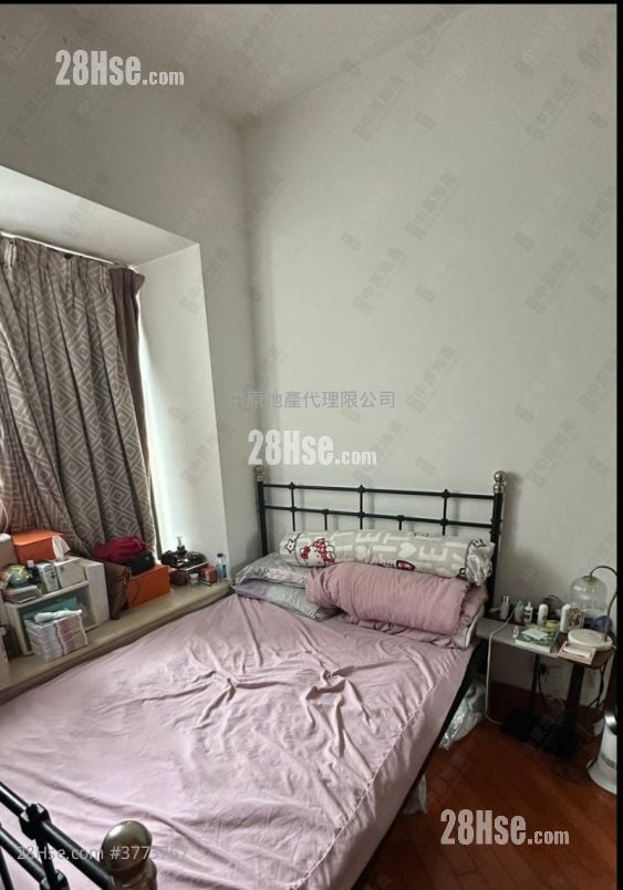 Chelsea Court Sell 2 Bedrooms , 1 Bathroom 464 ft²