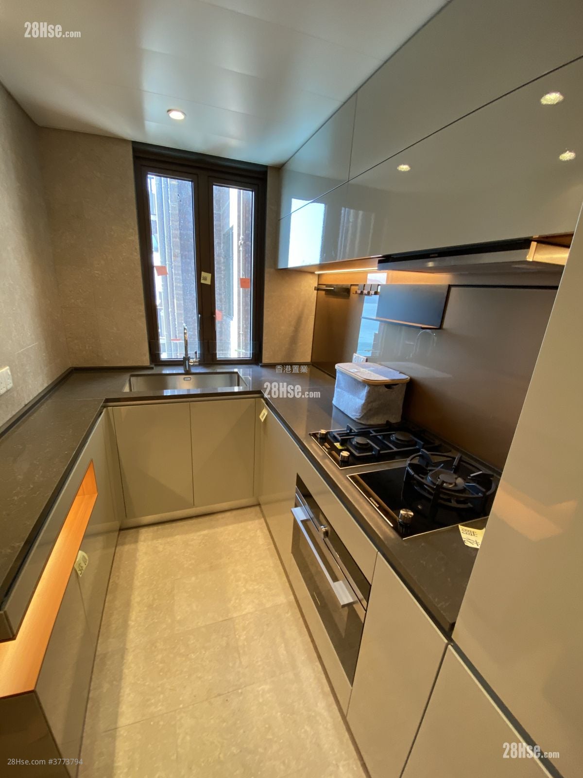 Lp6 Sell 3 Bedrooms , 2 Bathrooms 644 ft²