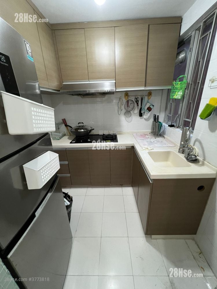 King Tin Court Sell 2 Bedrooms , 1 Bathroom 447 ft²