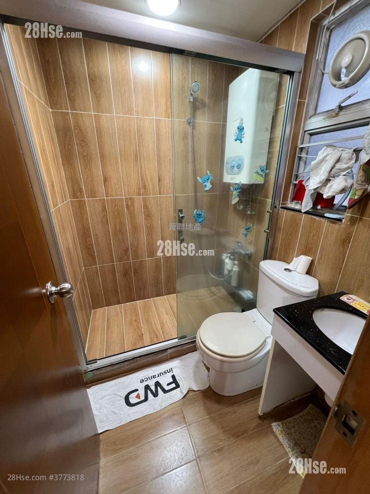 King Tin Court Sell 2 Bedrooms , 1 Bathroom 447 ft²