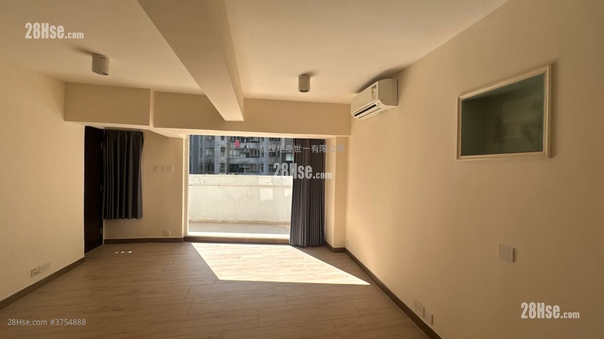 Green View Court Rental Studio , 1 Bathroom 326 ft²