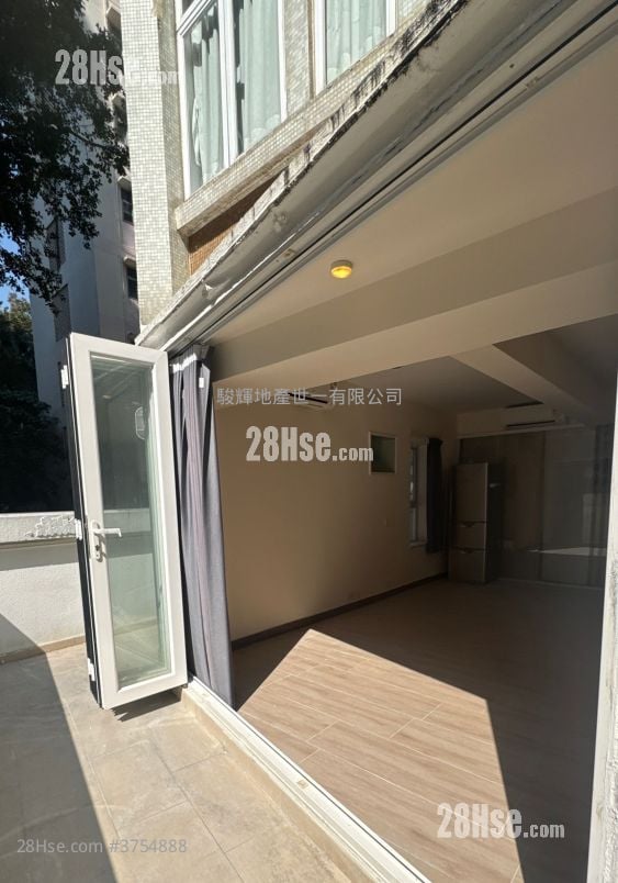 Green View Court Rental Studio , 1 Bathroom 326 ft²