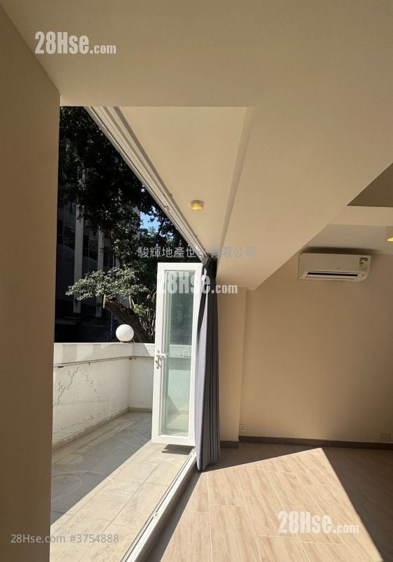 Green View Court Rental Studio , 1 Bathroom 326 ft²